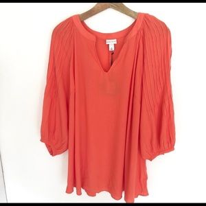 NWT Ava Viv Blouse